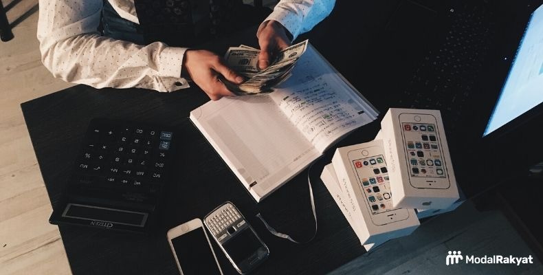 Pintar Mengatur Keuangan meski Memiliki Banyak Utang