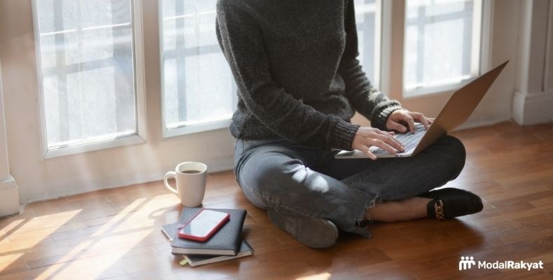 Membangun Eksistensi Bisnis Anda di Dunia Maya Membangun Eksistensi Bisnis Anda di Dunia Maya