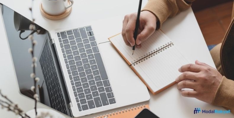 Kerja Sampingan: Tips, 10 Ide, dan Hal Penting Sebelum Mulai Kerja Sampingan: Tips, 10 Ide, dan Hal Penting Sebelum Mulai