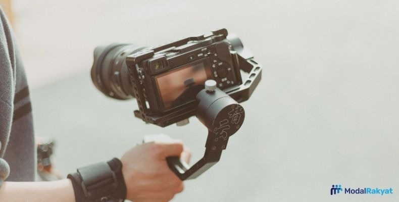 Peluang Usaha Menjadi Youtuber untuk Pelajar SMA Peluang Usaha Menjadi Youtuber untuk Pelajar SMA