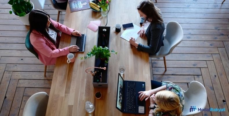 Joint Venture adalah: Pengertian, Manfaat, dan Contohnya Joint Venture adalah: Pengertian, Manfaat, dan Contohnya