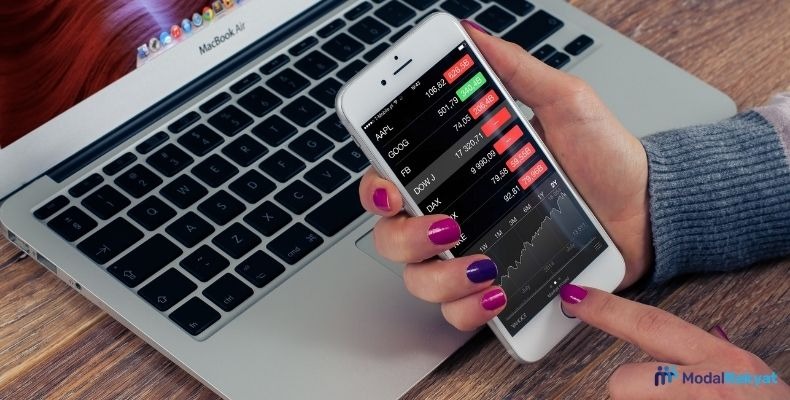 Fintech adalah: Jenis, Contoh, dan Manfaatnya Fintech adalah: Jenis, Contoh, dan Manfaatnya