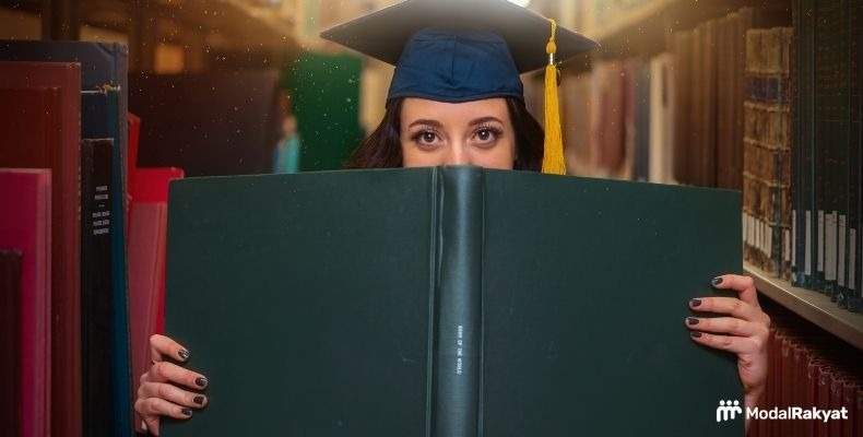 8 Kunci Sukses Meniti Karier untuk Lulusan Baru