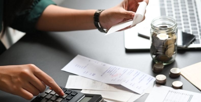 Mengatur Keuangan Gaji Pas-Pasan Supaya Bisa Investasi! Mengatur Keuangan Gaji Pas-Pasan Supaya Bisa Investasi!