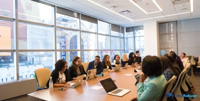 Untuk Karyawan Baru, Pahami 7 Jenis Meeting di Dunia Kerja Untuk Karyawan Baru, Pahami 7 Jenis Meeting di Dunia Kerja