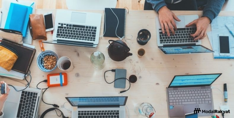 Ekonomi Digital: Contoh dan Dampaknya Bagi Masyarakat Ekonomi Digital: Contoh dan Dampaknya Bagi Masyarakat