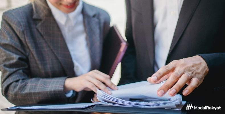 PPh 21 adalah: Pihak yang Wajib Bayar dan Jumlahnya