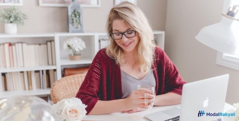 Yuk Belajar Investasi Lewat Buku, Influencer, dan YouTube! Yuk Belajar Investasi Lewat Buku, Influencer, dan YouTube!