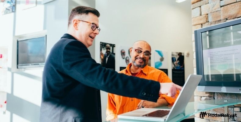 Tilik Peluang Investasi Pendanaan di P2P Lending Tahun 2022 Tilik Peluang Investasi Pendanaan di P2P Lending Tahun 2022
