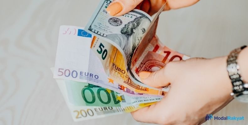 Pengertian Keuangan dan Pengelolaan Sesuai Kategori Pengertian Keuangan dan Pengelolaan Sesuai Kategori