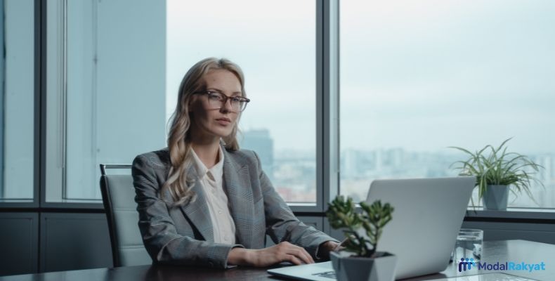 CEO: Pengertian, Tugas, dan Penghasilan yang Didapatkan CEO: Pengertian, Tugas, dan Penghasilan yang Didapatkan