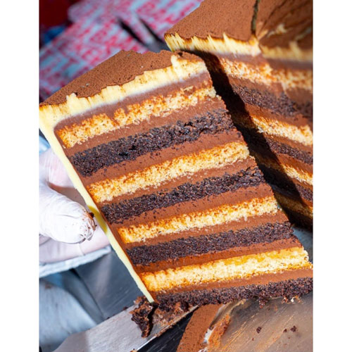 Tiramisu Bert Cake