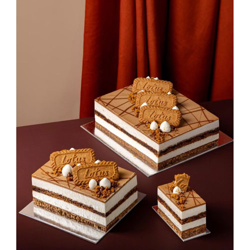 Golden Crumble Biscoff Cake