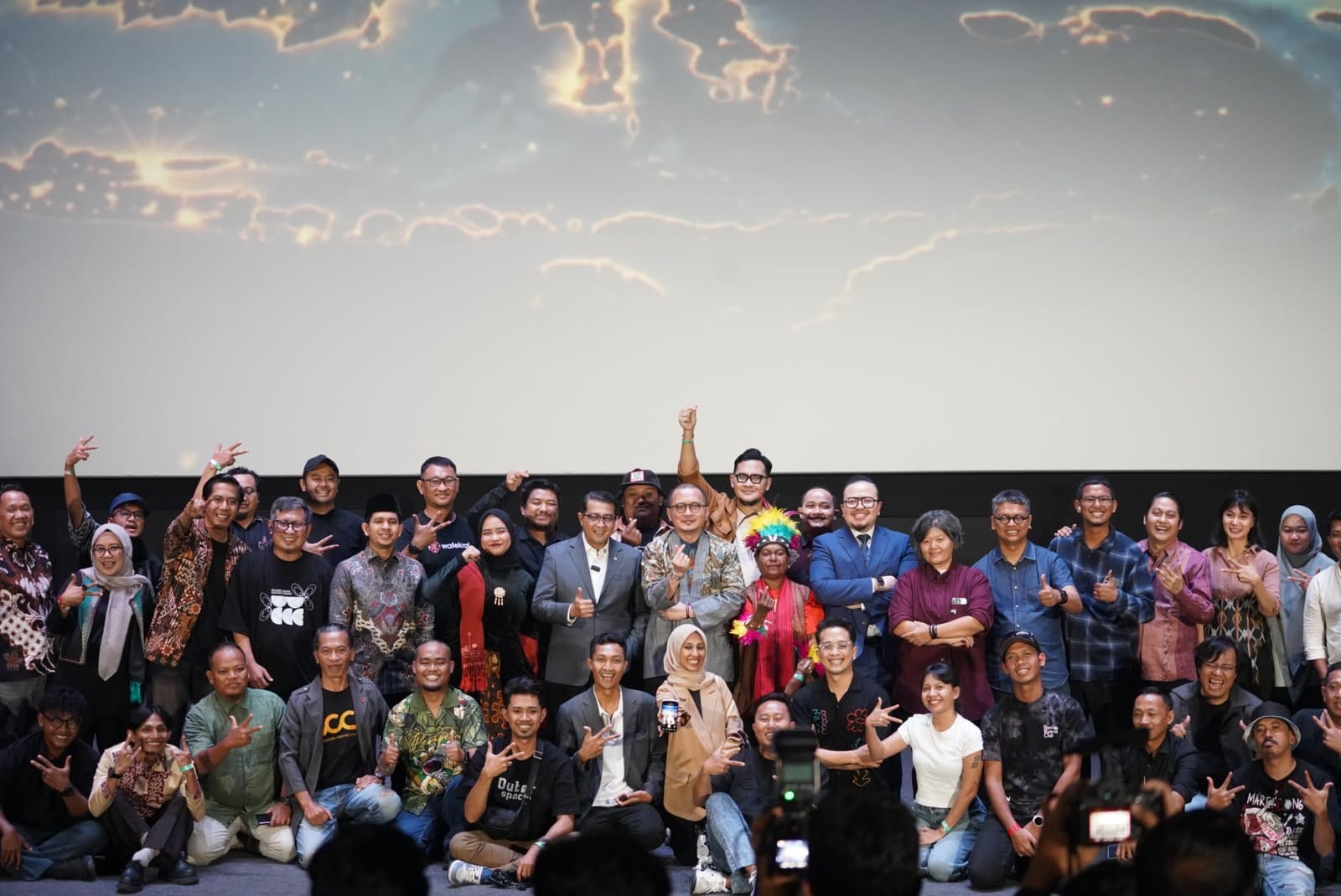 SIARAN PERS SUARA EKRAF INDONESIA - ICCN  ICCN Sampaikan 10 Manifesto Suara Ekraf Indonesia di Konferensi Ekraf Dunia Melalui Pertunjukan Teatrikal