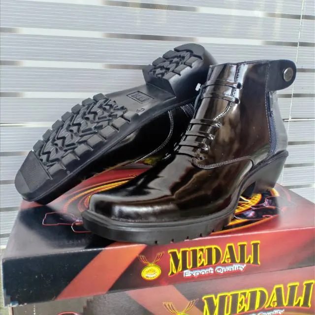 Medali K286 - Sepatu Boots Pria Medali Original PDH Kulit Sapi Asli Sol Tebal Jenggel Gaya Koboi