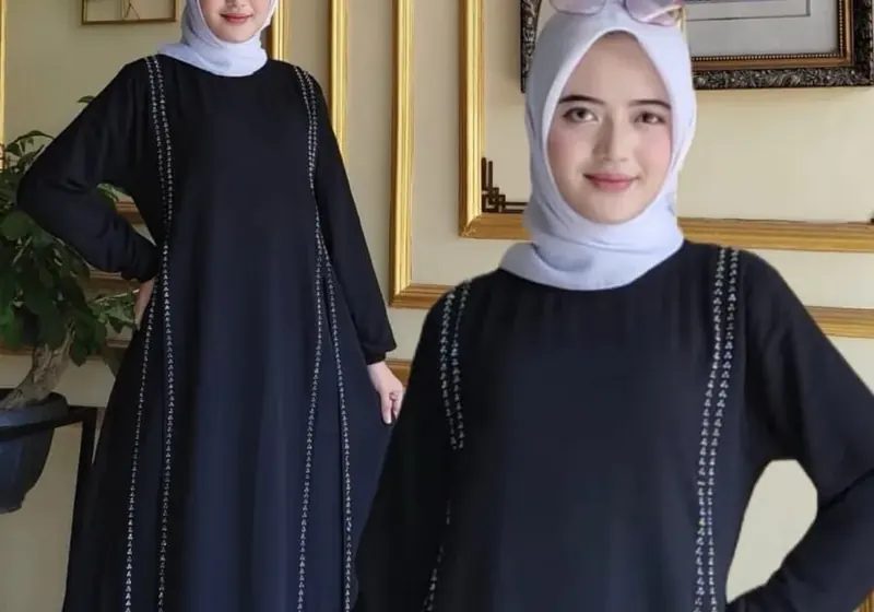 Gamis Modern Muslimah Polos Hitam Motif Kristal Cantik