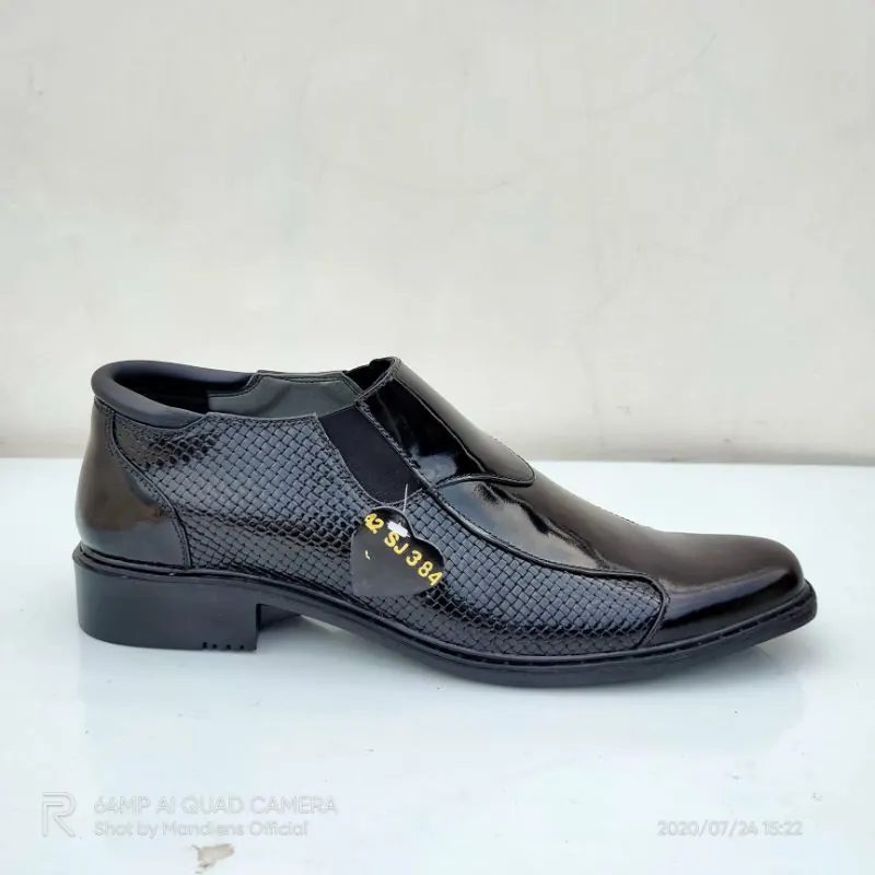 Sepatu Kulit Medali BJ384 Pantofel Pria Kerja Sepatu Formal Bisnis Hitam Kilap