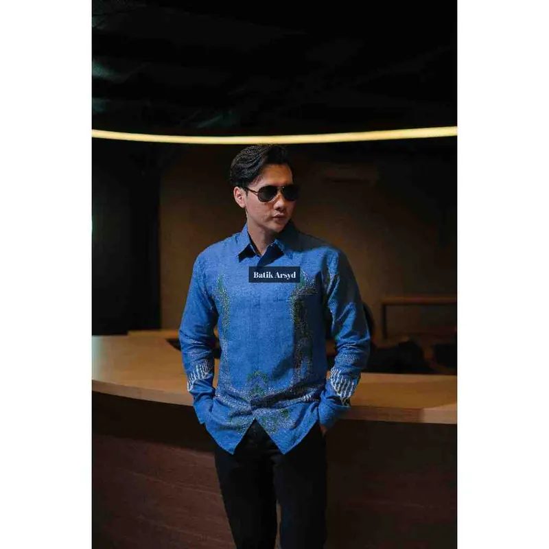 ADIPATI BIRU Kemeja Batik Pria Solo Lengan Panjang Bahan Doby Premium Lapis Furing