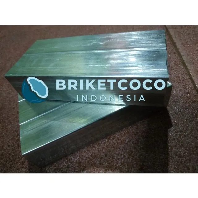 Cetakan Briket Manual Ukuran 3x3 cm termasuk kayu