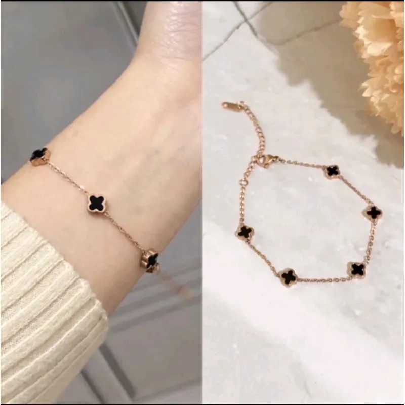 Gelang Titanium Wanita Korea Tangan Clover Kecil Anti Karat Tidak Luntur