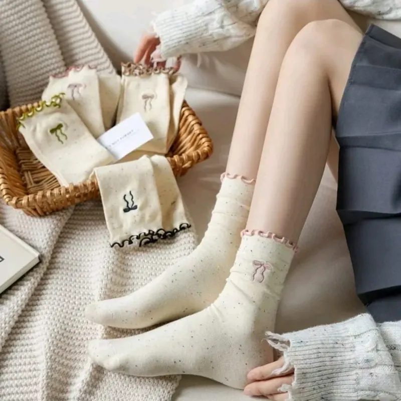 5 PASANG Kaos Kaki Panjang Wanita Korea Motif Pita Ribbon Mid-Calf Karakter Simple