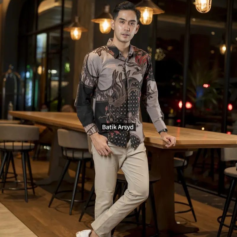 NINGRAT COKLAT Kemeja Batik Pria Solo Lengan Panjang Motif Bahan Katun Lapis Furing Adem