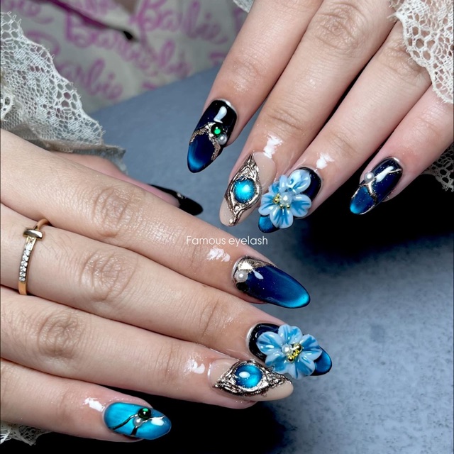 Famous.nails